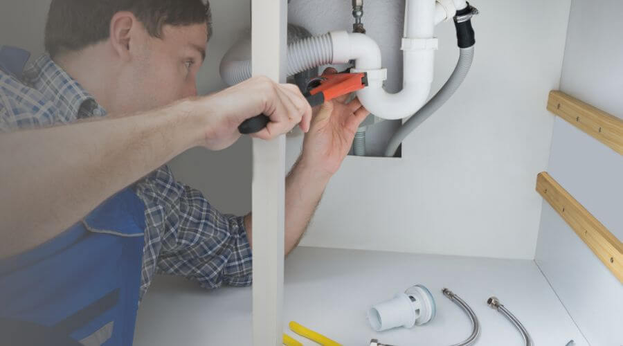 Expert burst pipe repair services in Healy, KS